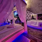 Anadi Boutique Only Adult