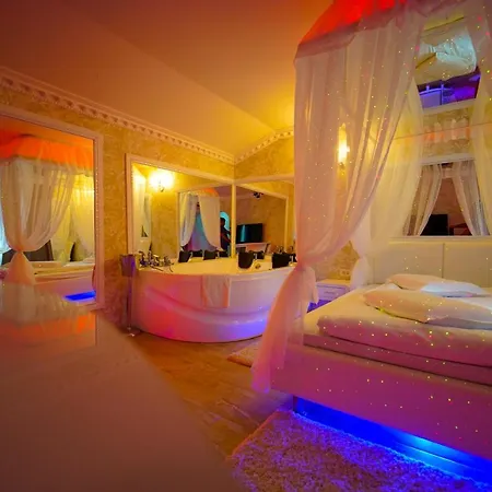 Anadi Boutique Only Adult Yetişkin Oteli Braşov