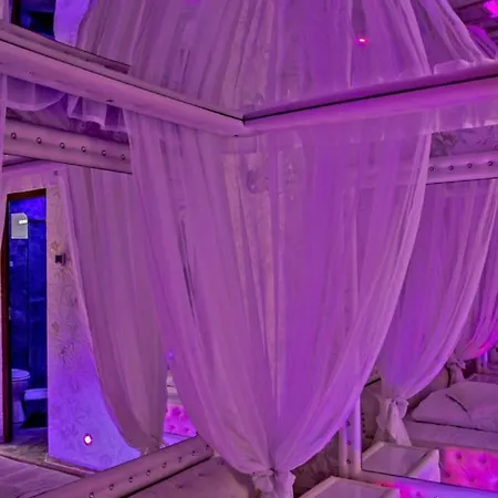 Anadi Boutique Only Adult 2*