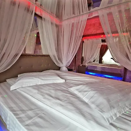 Anadi Boutique Only Adult 2* Brasov