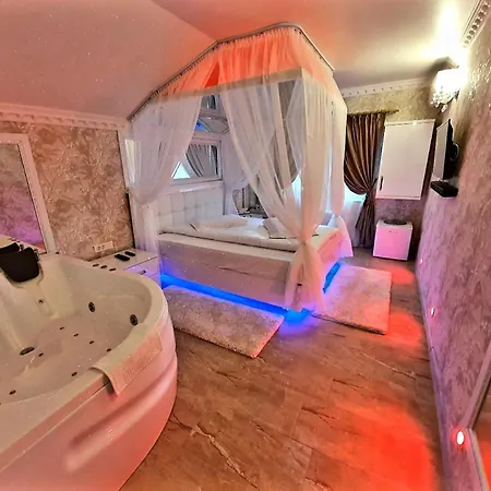 Anadi Boutique Only Adult 2* Braşov
