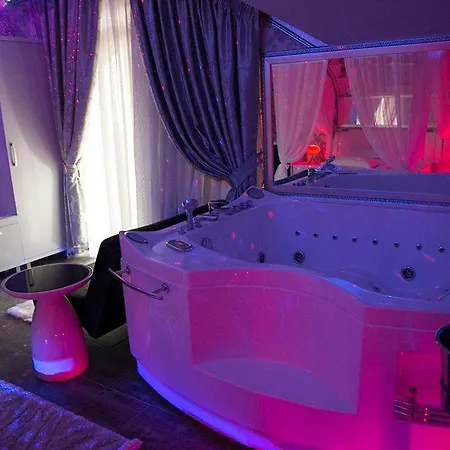 Anadi Boutique Only Adult Yetişkin Oteli 2*