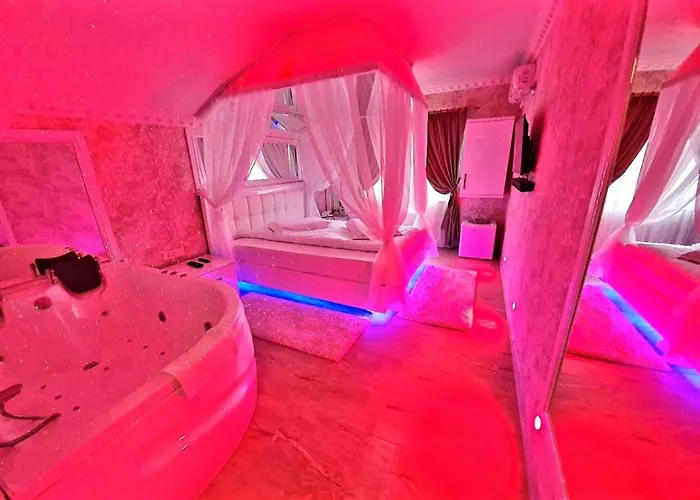 Anadi Boutique Only Adult Готель для побачень 2*