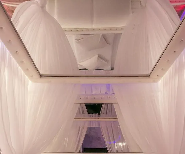 Anadi Boutique Only Adult Готель для побачень 2*