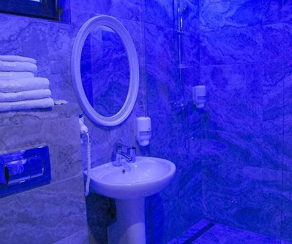 Готель для побачень Anadi Boutique Only Adult Брашов