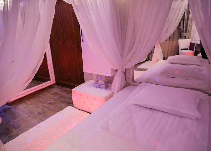 Готель для побачень Anadi Boutique Only Adult